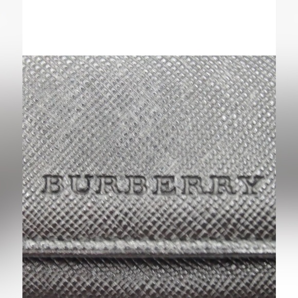 BURBERRY NWOT KEYCASE KEYHOLDER - Picture 12 of 12